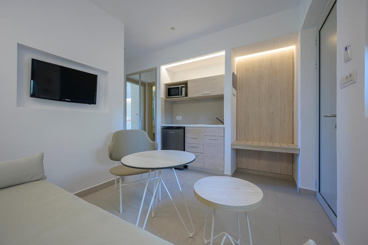 Mythos Suites Hotel Tigaki 外观 照片