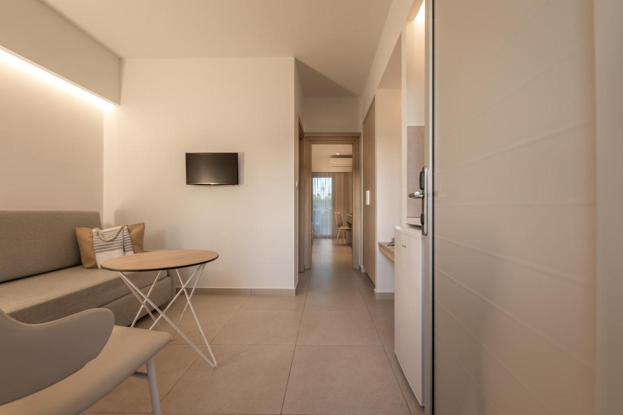 Mythos Suites Hotel Tigaki 外观 照片
