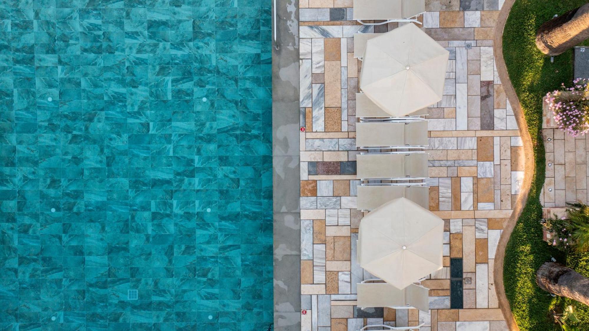 Mythos Suites Hotel Tigaki 外观 照片